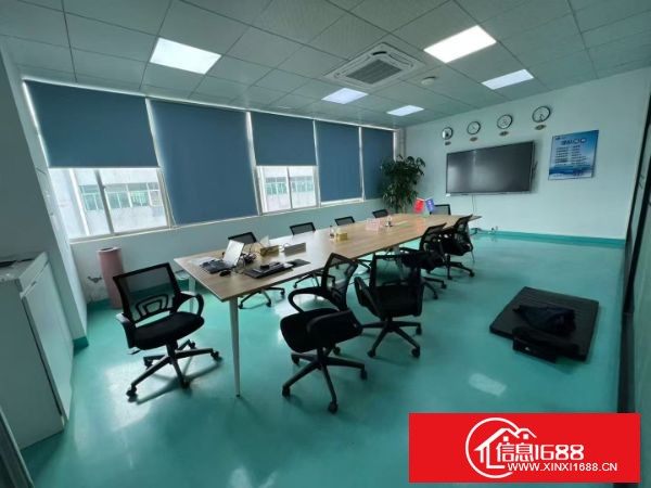 光明区田寮原房东工业园区，5楼整层1800㎡厂房出租，3吨货梯，豪华装修，大气前台