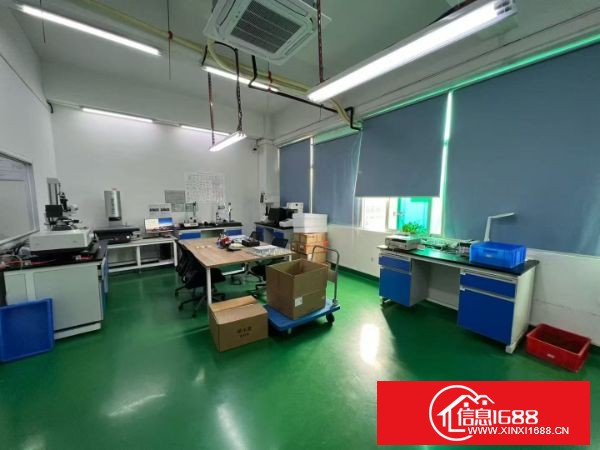 光明区田寮原房东工业园区，5楼整层1800㎡厂房出租，3吨货梯，豪华装修，大气前台