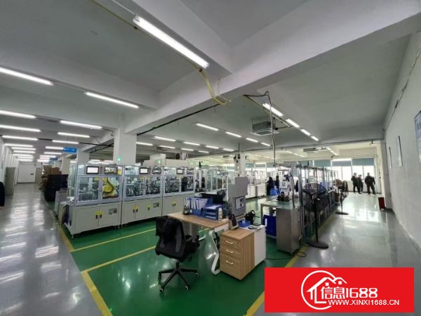 光明区田寮原房东工业园区，5楼整层1800㎡厂房出租，3吨货梯，豪华装修，大气前台