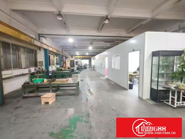 东莞长安锦厦河东路 厂房一楼700平方， 带行车，带办公室装修，水电齐全，可分租