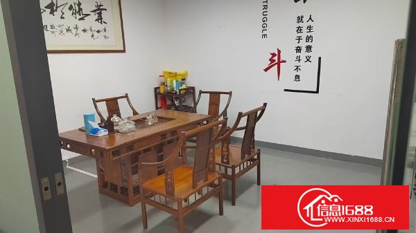 坪山大工业区原房东红本四楼737平 带现成装修 两部三吨大电梯