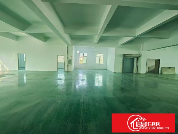 东莞虎门大板地三楼1500平米 租金15元电梯2吨 车间四面彩光，四楼面积免送需要类似的随时带看，大小分租