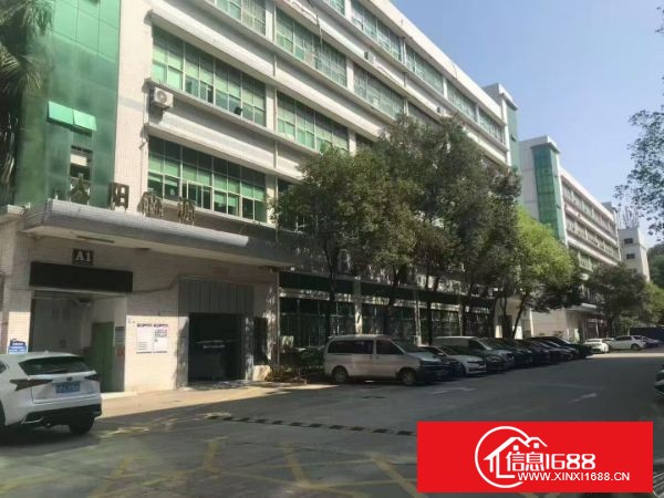 观澜章阁新出楼上整层1780平米，精装修，前台办公区车间水电齐全，领包入住，3吨大电梯，园区环境优美，交通便利，可分租