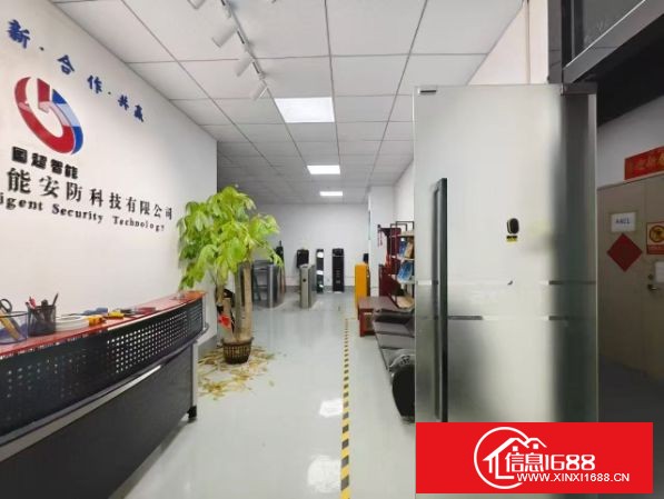 观澜楼上带装修厂房500平米，厂房水电齐全，有现成的办公室。优租金优惠，先到先得