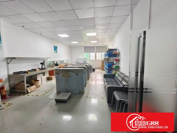 观澜楼上带装修厂房500平米，厂房水电齐全，有现成的办公室。优租金优惠，先到先得