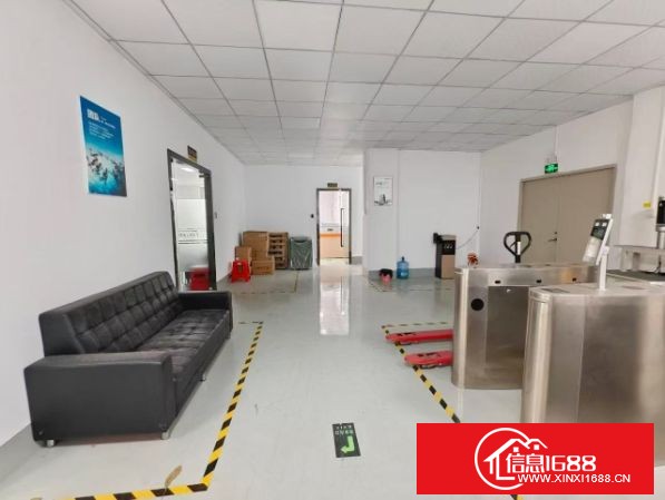 观澜楼上带装修厂房500平米，厂房水电齐全，有现成的办公室。优租金优惠，先到先得