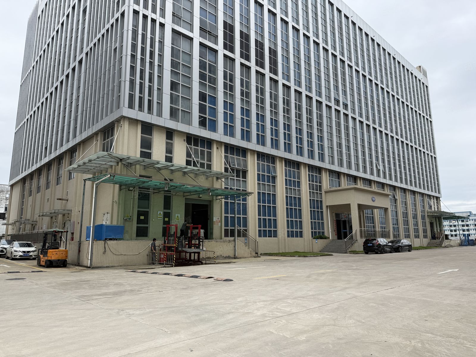 (出租) 8块钱！仲恺陈江新出房源4800平米精装修原房东厂房仓库出租