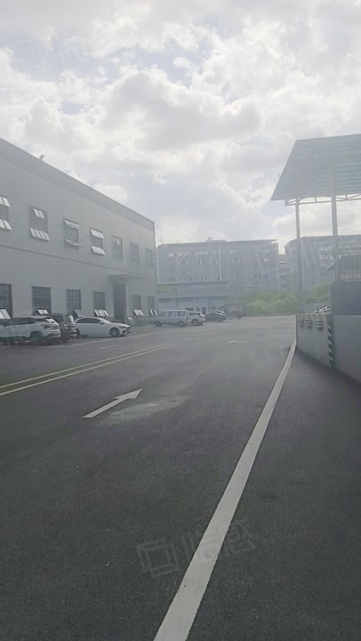 (出租) 大岭山超靓滴水11米独栋单一层2300平米，带行车，可办环评