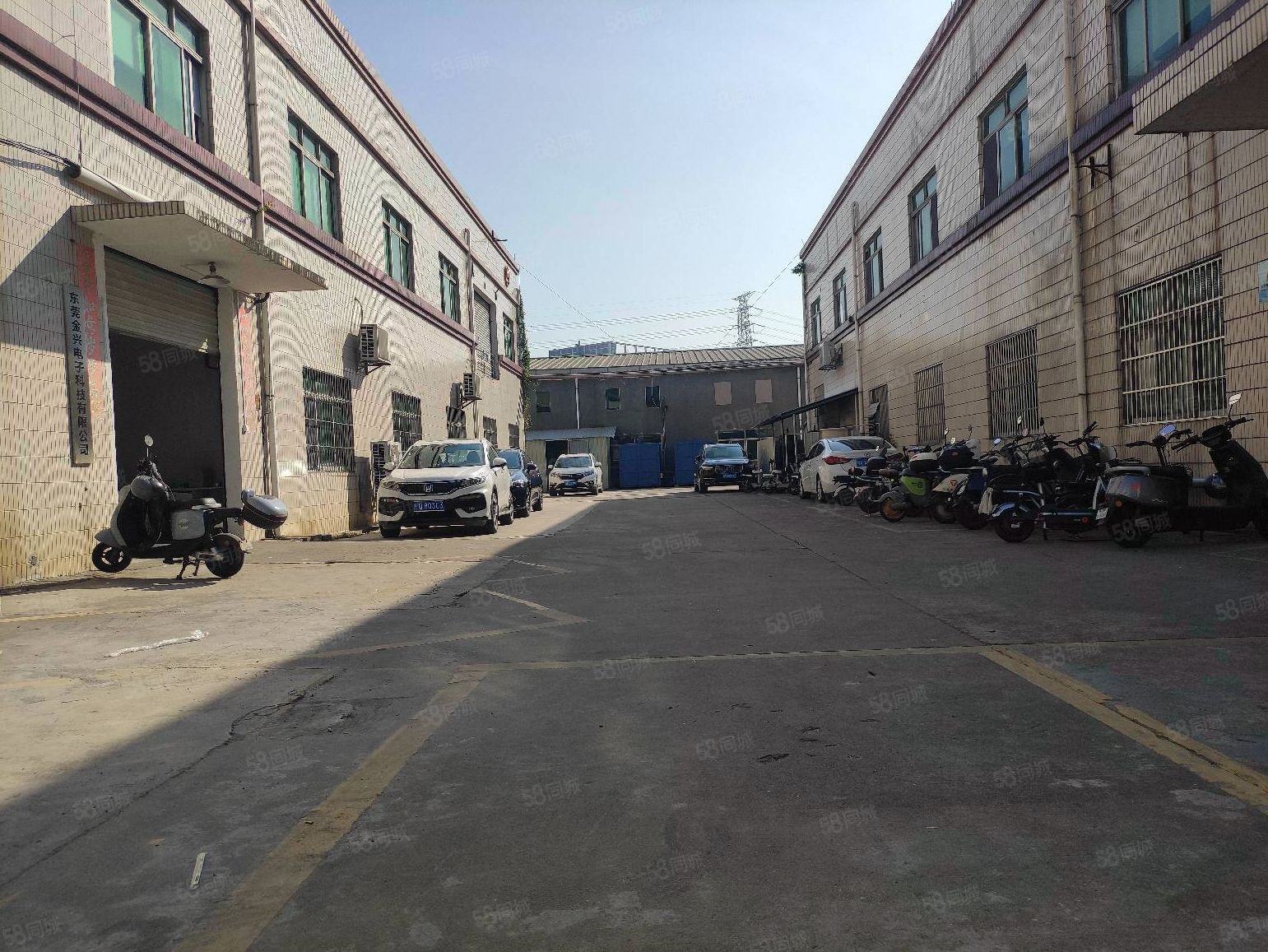 (出租) 大岭山镇新出工业园标准1楼800平米，水电齐全。