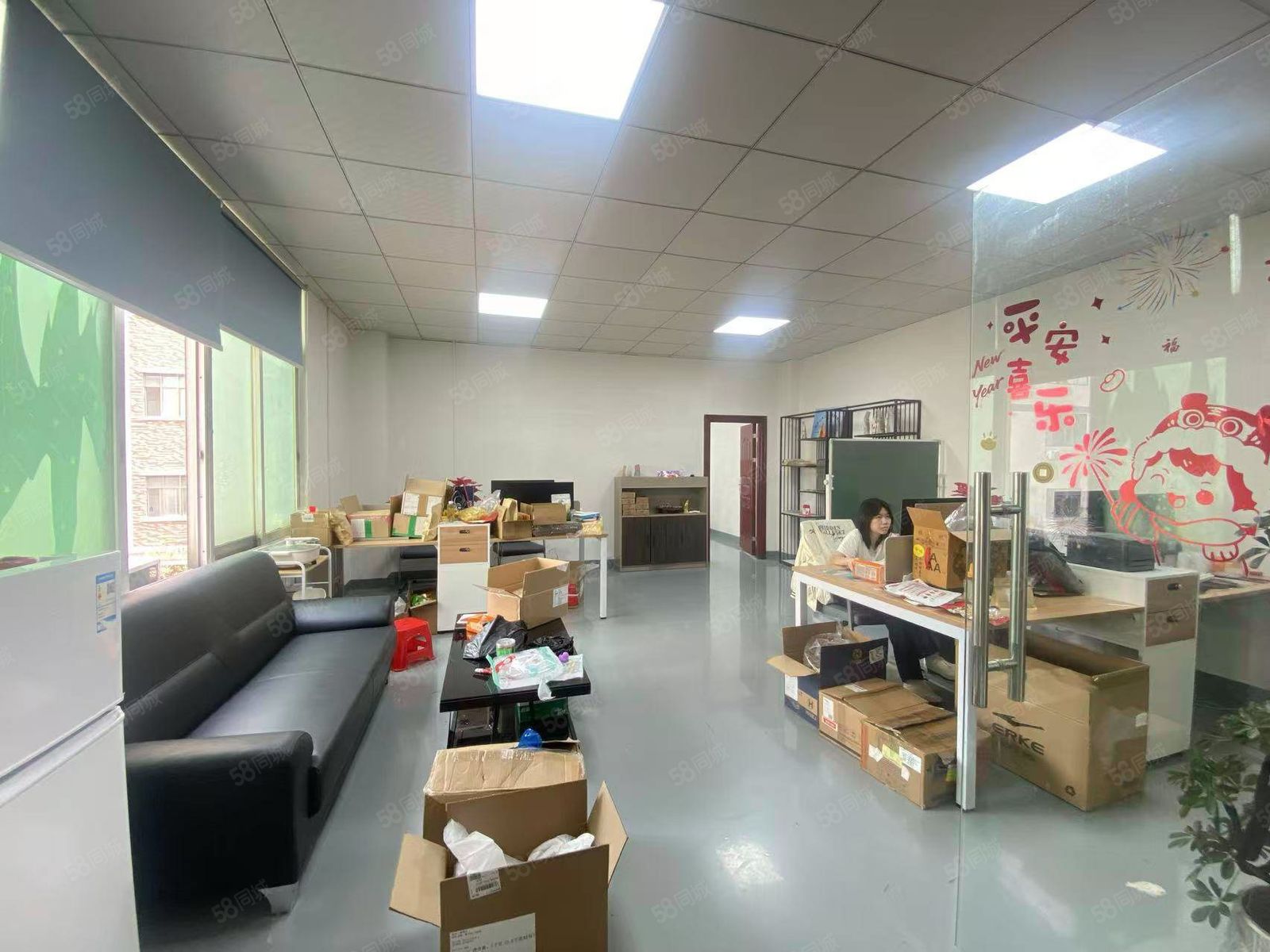 (出租) （精装修550方3楼）大岭山颜屋村楼上厂房出租办公室带地坪漆