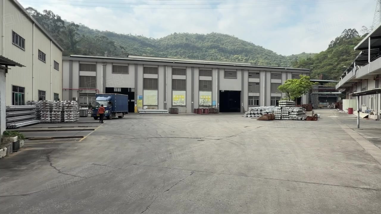 (出租) 15米高 现成行车 大岭山镇原房东单一层独院 空地大