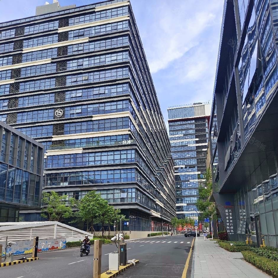 (出租) 凤岗京东重工业可上楼的厂房招租电费0.8元大小面积可分租
