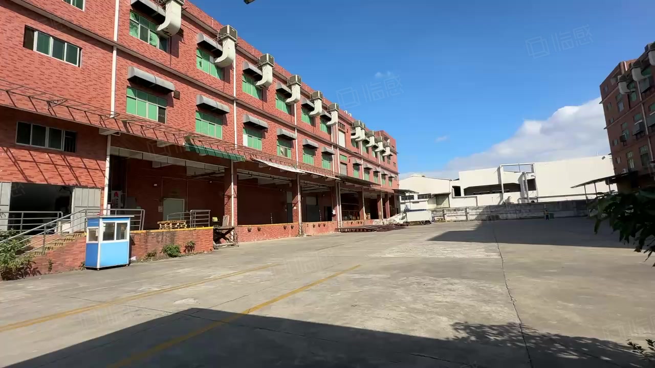 (出租) 凤岗3万平单层1万电商物流带卸货平台厂房仓库出租,空地超大