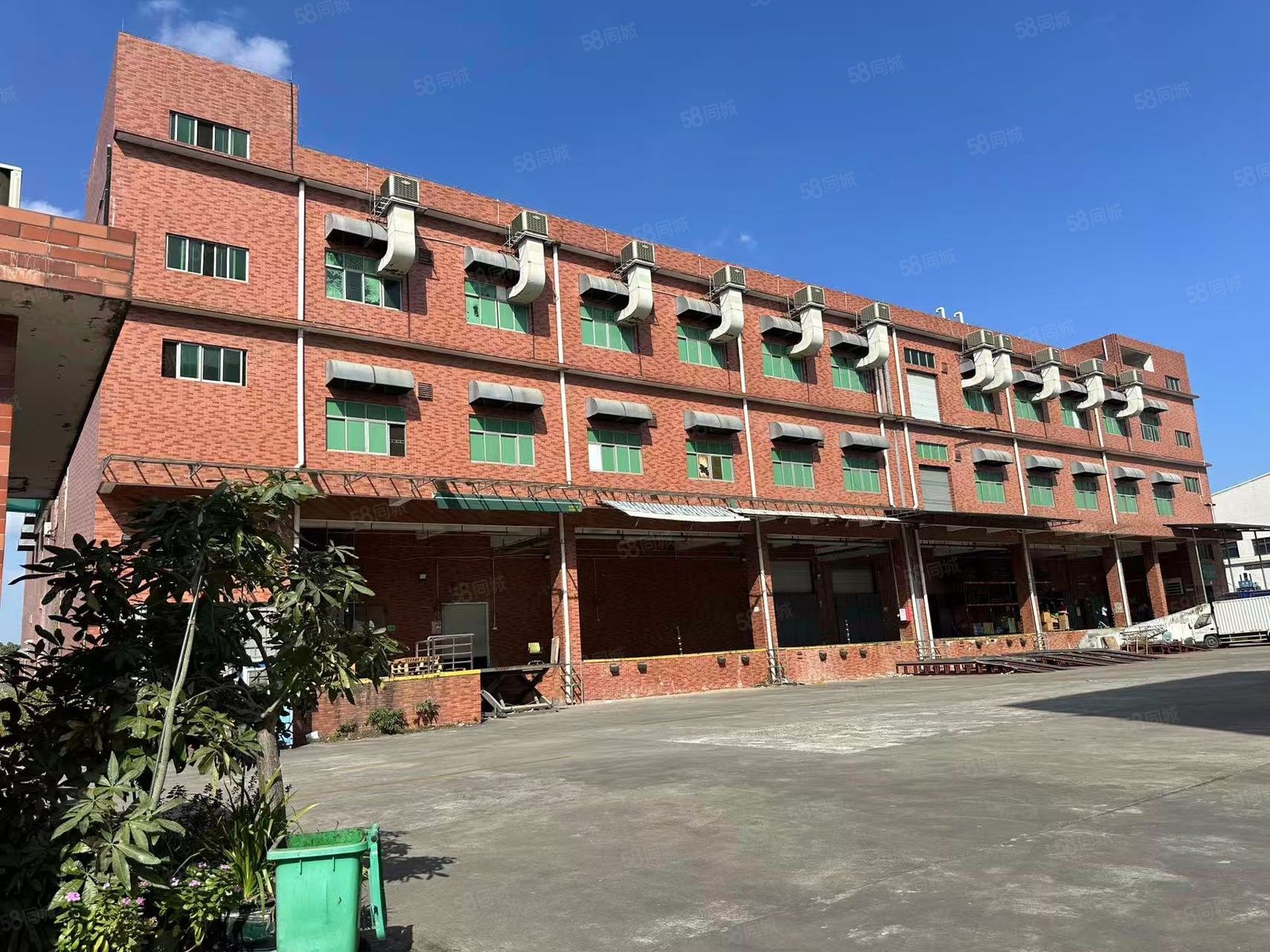 (出租) 凤岗3万平单层1万电商物流带卸货平台厂房仓库出租,空地超大