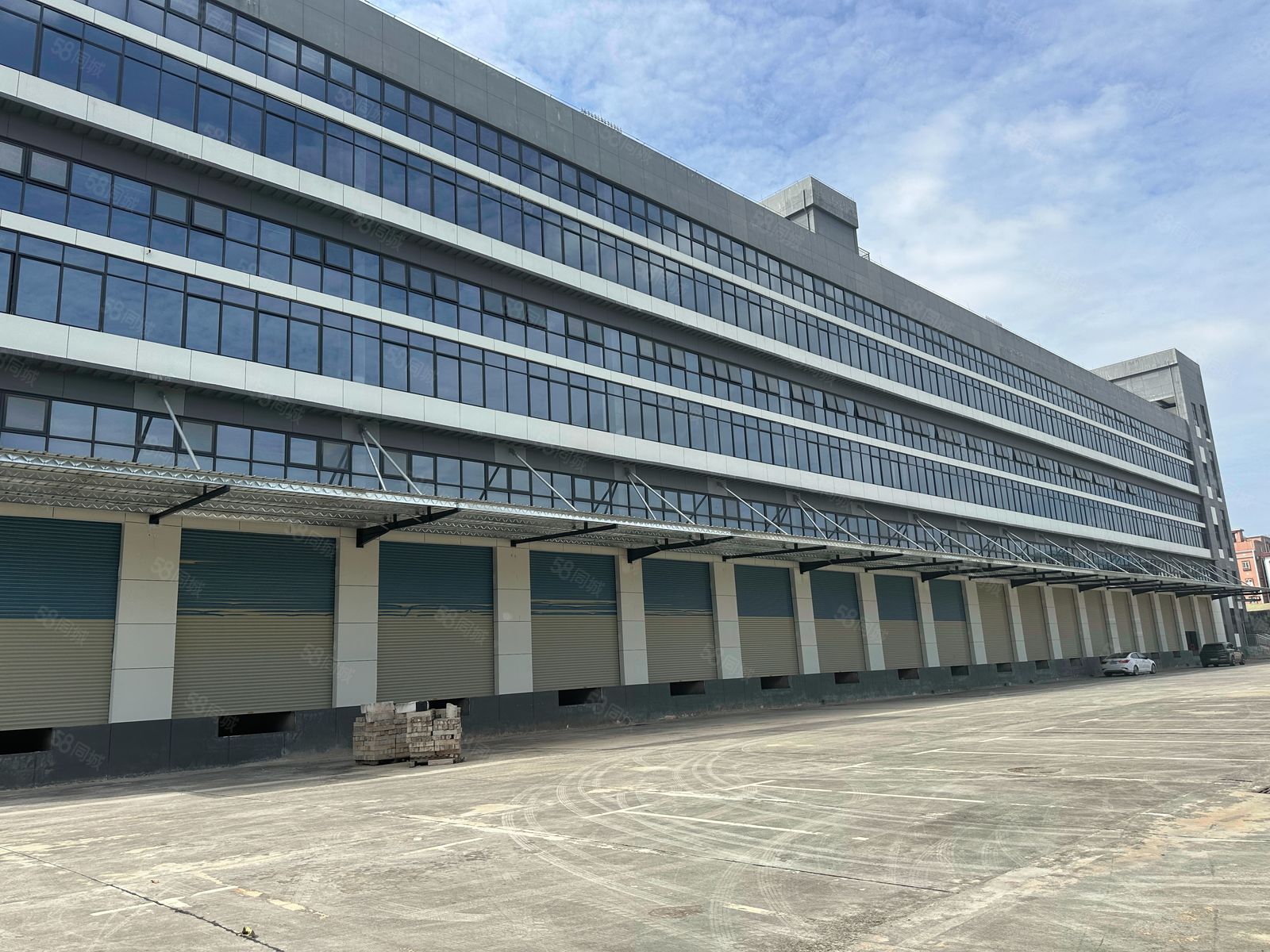 (出租) 电商仓库物流园!凤岗独院18000平带卸货平台一楼上厂房出租