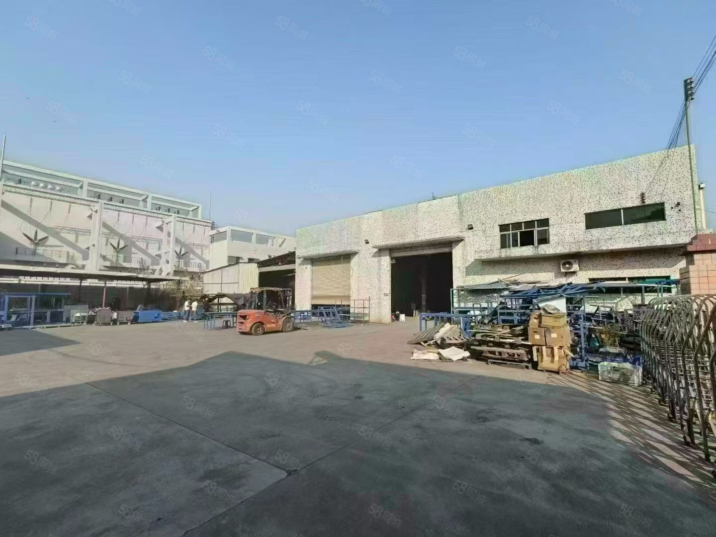 (出租) 凤岗镇小独院，钢构3500平，价格13元，高度8米，形象好