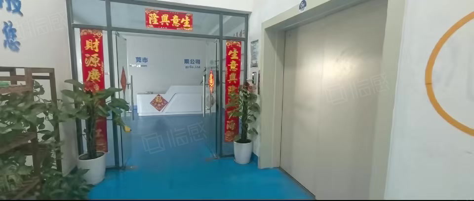 (出租) 凤岗汽车站附近楼上精装修厂房出租650平 适电子包装玩具手袋