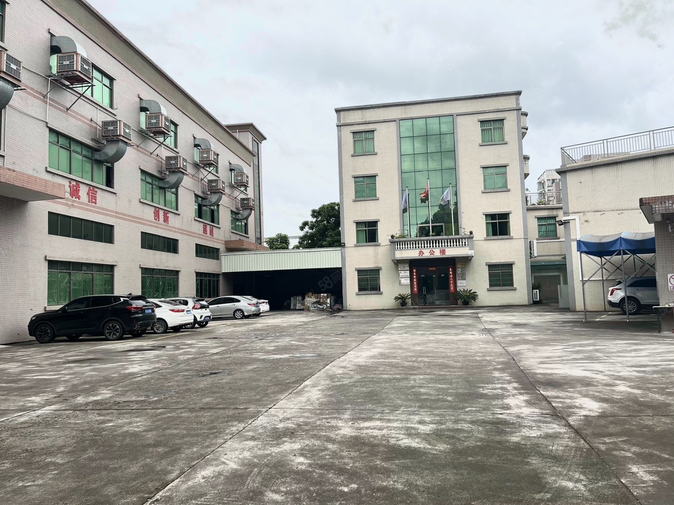 (出租) 凤岗原房东精装无尘带行车一楼到三楼各1000平米独院厂房出租