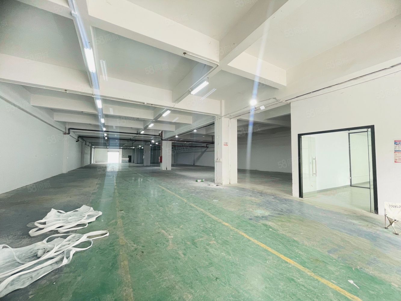 (出租) 凤岗雁田布心工业区一楼厂房1800平方米带办公室水电可分租
