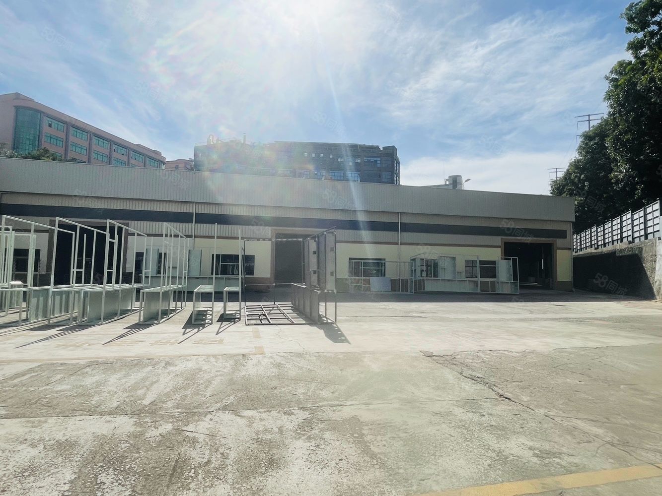 (出租) 凤岗镇五联凤平路边独门独院钢结构厂房4000平方米出租