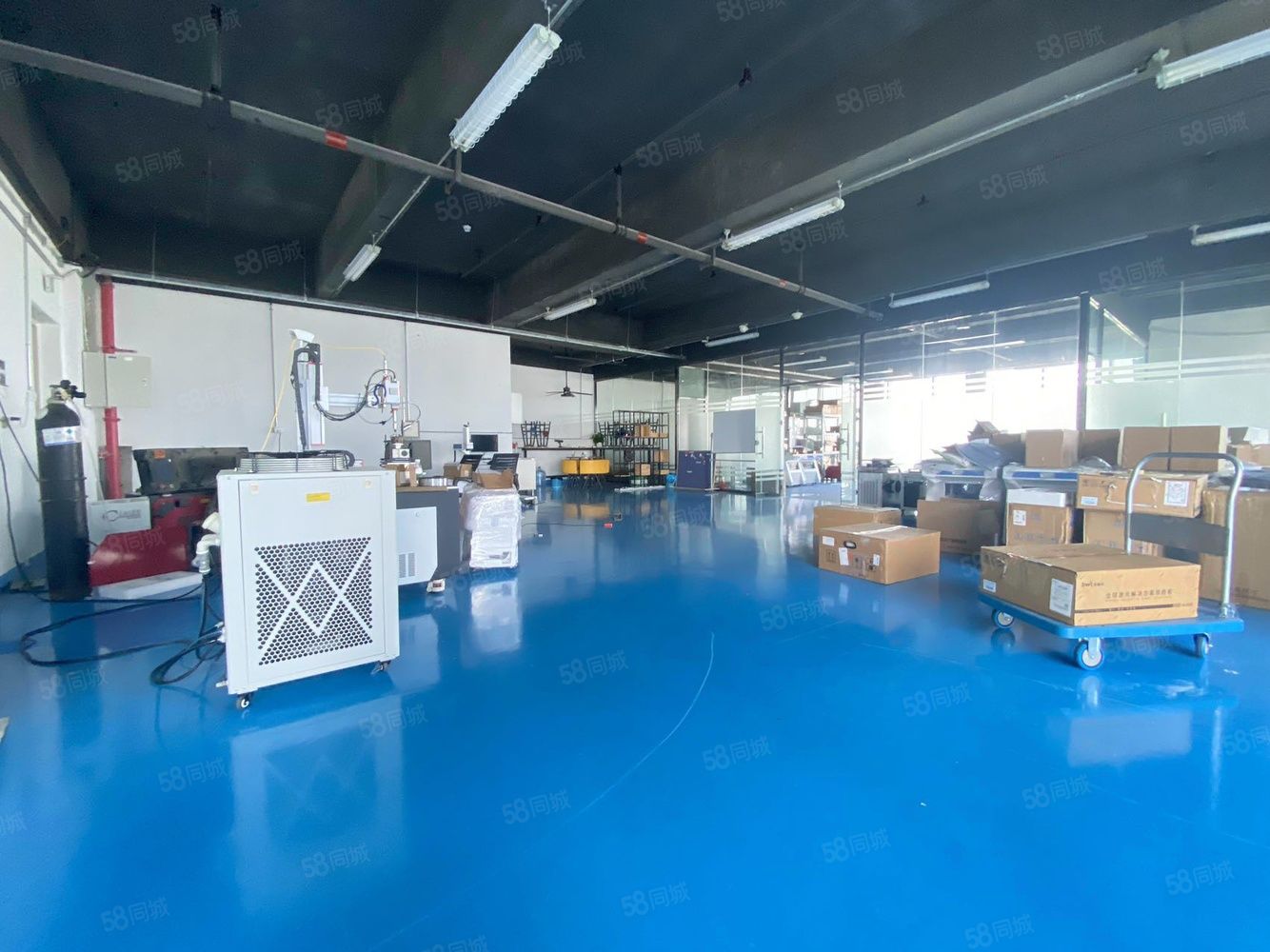 (出租) 凤岗新出楼上480平方 精装办公室电子贸易轻加工皆可！