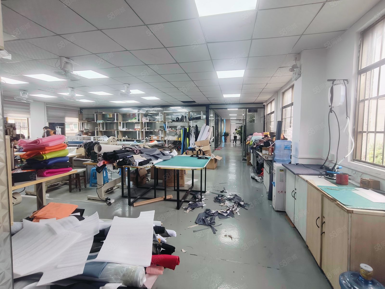 (出租) 凤岗可做手袋 毛刷 制衣 玩具楼上厂房650平出租 现成装修