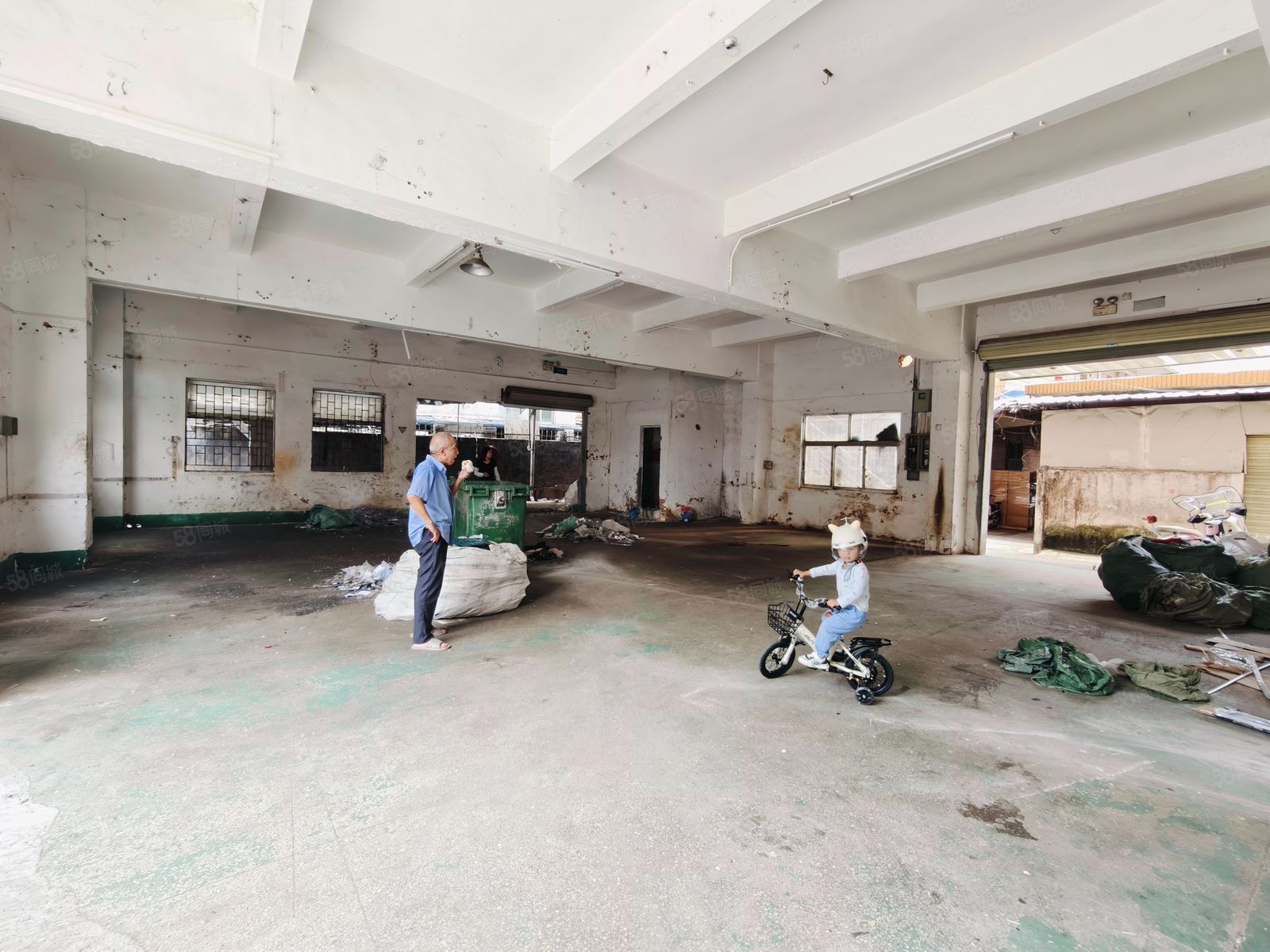 (出租) 凤岗靠近深圳300平一楼出租 注塑五金加工 压铸CNC 螺丝