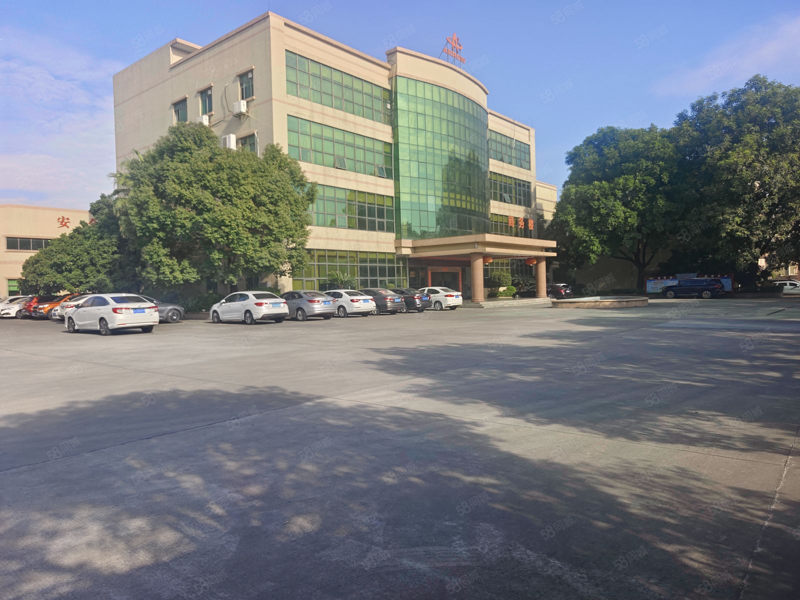 (出租) 凤岗靠龙岗华平湖观澜布吉物流仓航车钢构厂房出租5百~1万独院