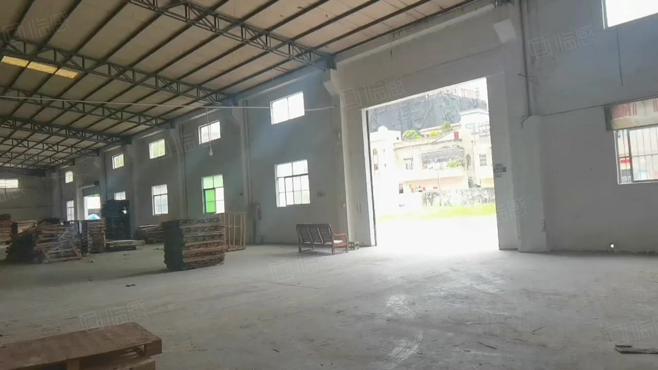 (出租) 凤岗靠深圳单一层铁皮仓库钢构厂房出租2百~1千~6千平小独院