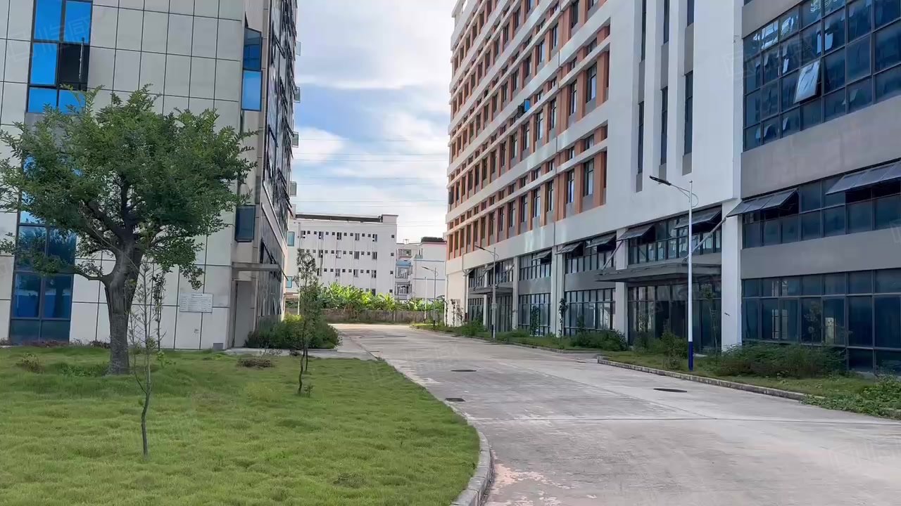 (出租) 凤岗靠平湖原房东9元分租仓库厂房出租2百~1千~6千平小独院