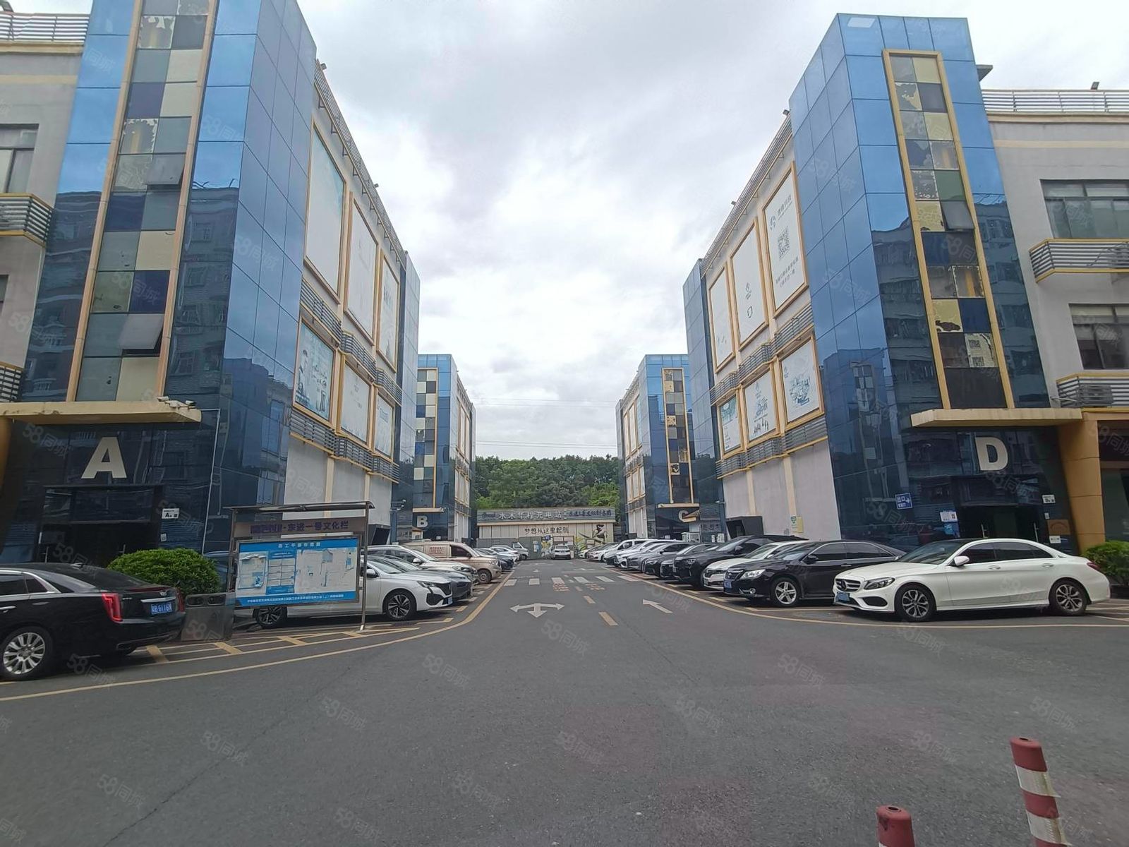 (出租) 福永地铁口二楼1000平现成装修办公仓储加工一体厂房低价出租