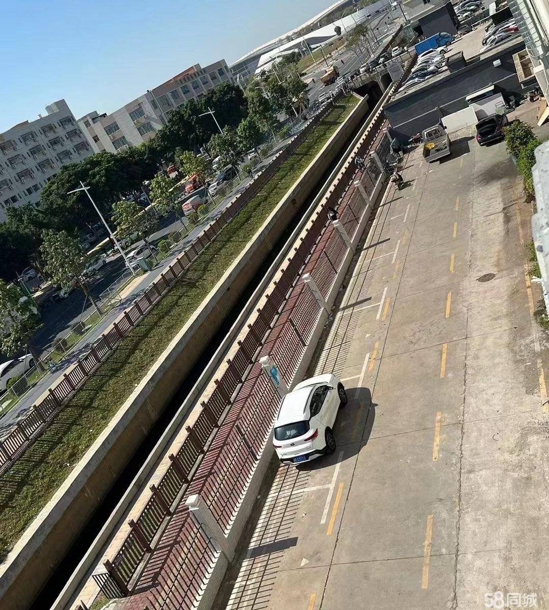(出租) 福永会展附近2300厂房出租，带装修可分租