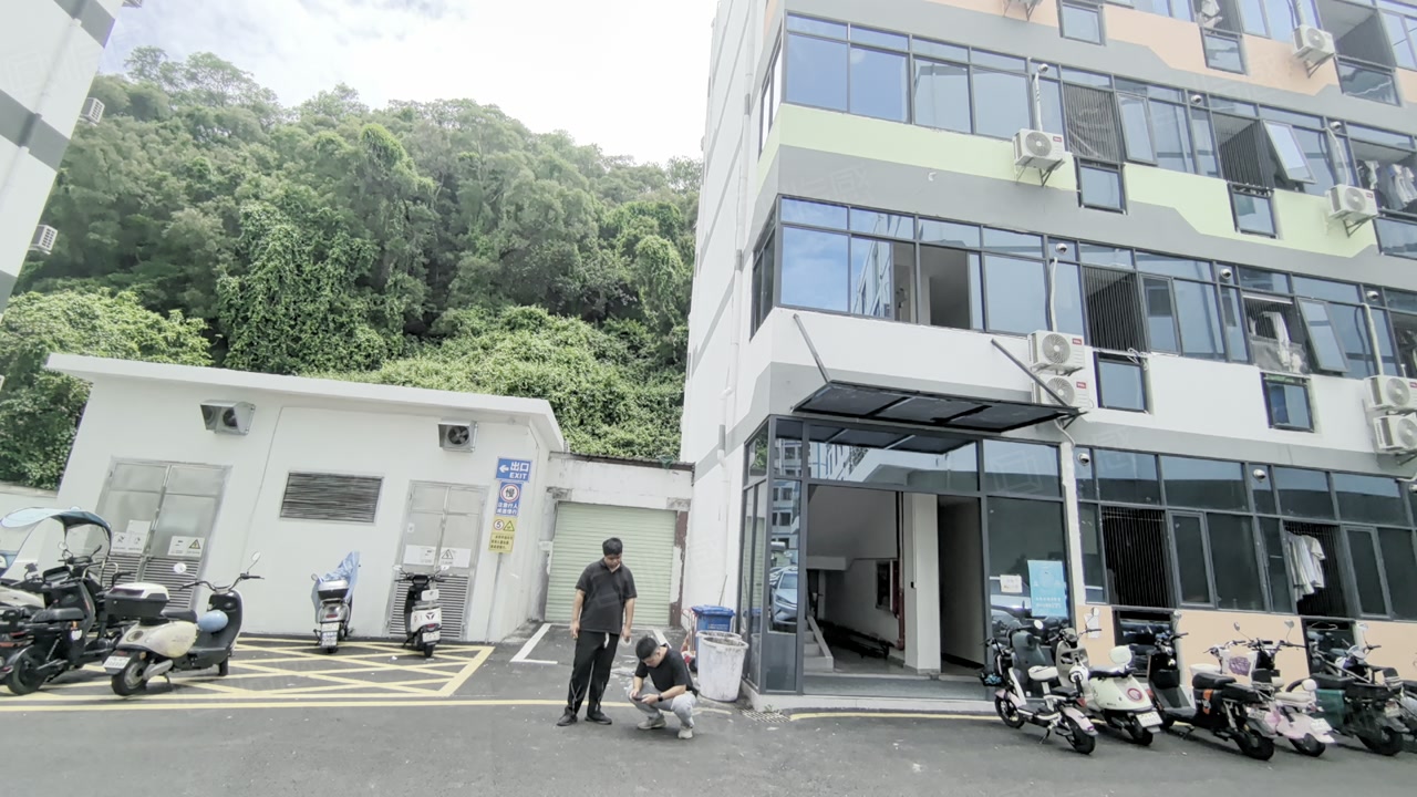 (出租) 福永塘尾新出楼上整层2000平 豪华精装修厂房出租可分租