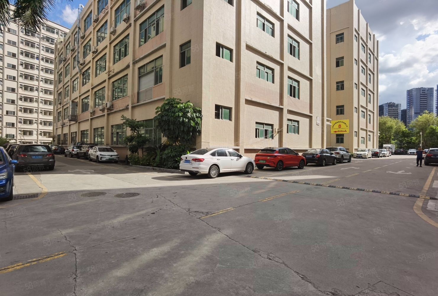(出租) 龙华观澜特价厂房出租!仓库生产办公大小可分租