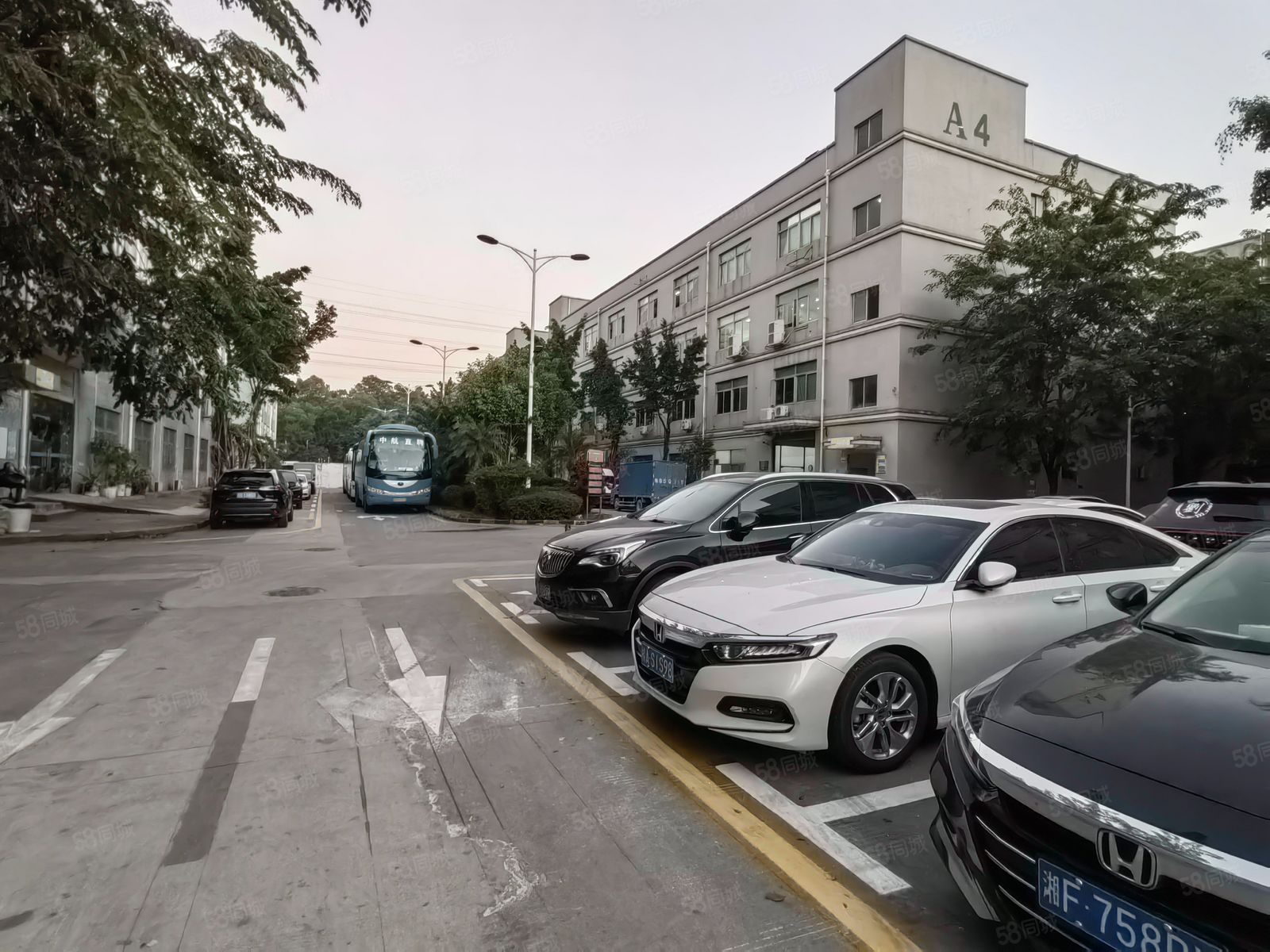 (出租) 18元起租！观澜章阁1000平精装修厂房出租仓库出租可分租