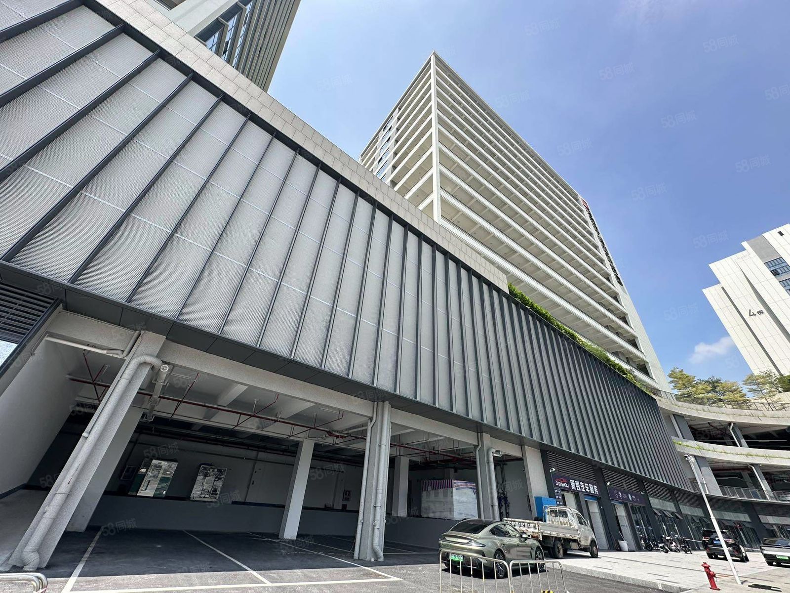 (出租) 龙华观湖街道一楼1600平方楼上2500平方可分租