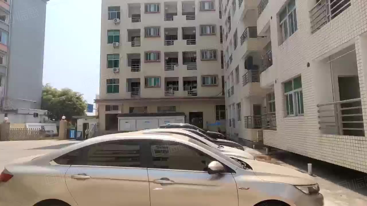 (出租) 观澜地铁站原房东独门独院5000平厂房出租一楼仓库出租可分租