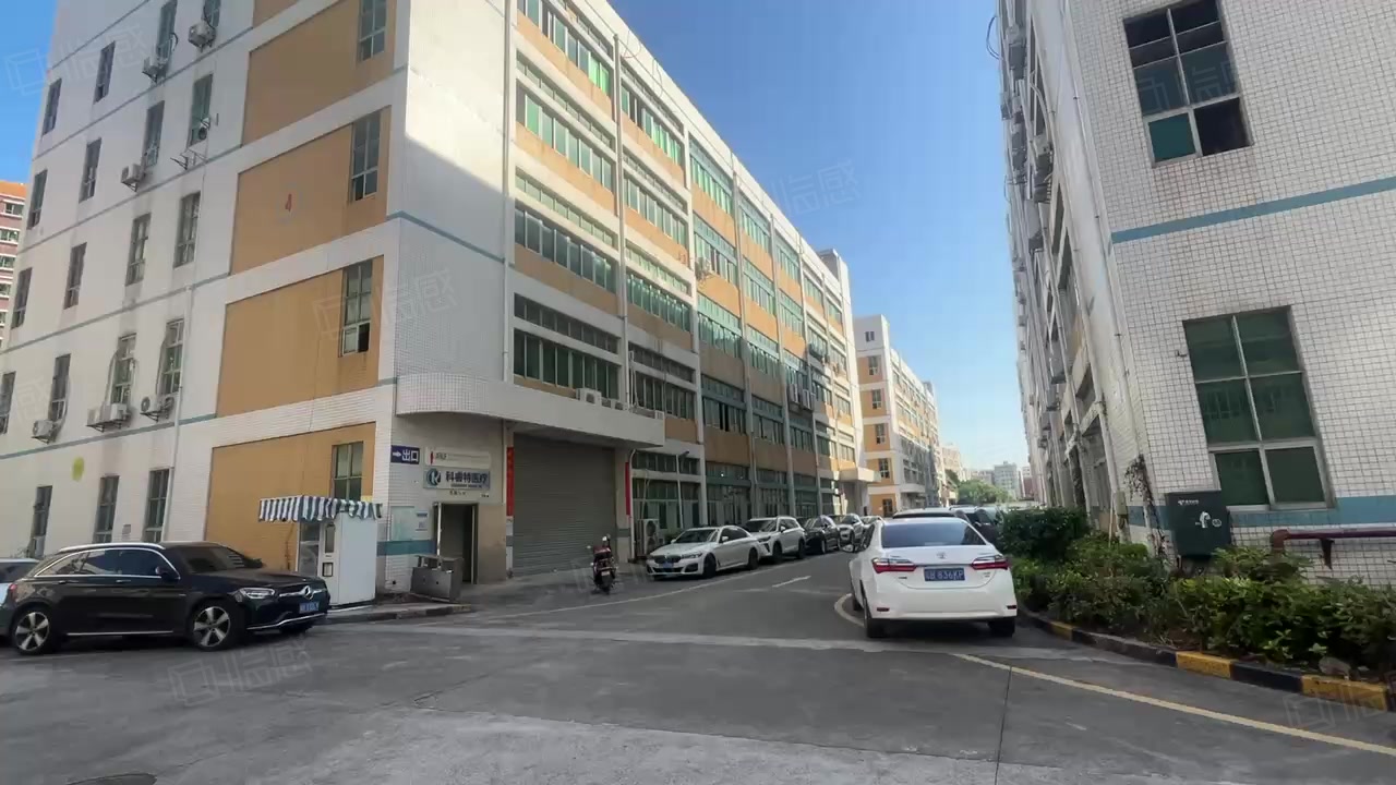 (出租) 观澜竹村地铁口原房东楼上厂房1300平精装办公加仓库空地大