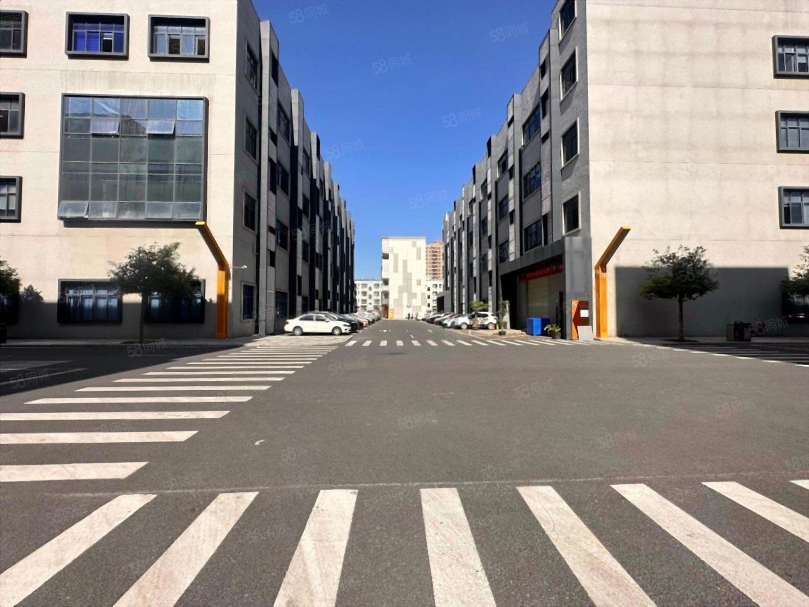 (出租) 龙华新区观澜中心一楼楼上2000平精装修办公室仓库厂房出租