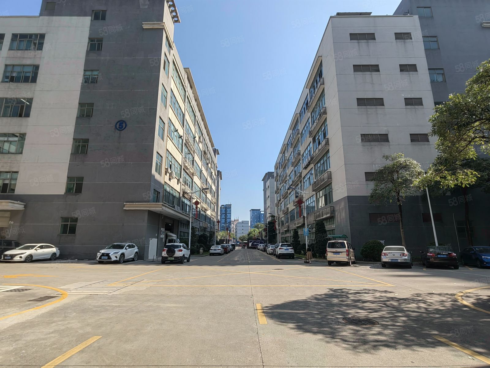 (出租) 15元起租！光明地铁站工业园精装修厂房出租2000平可分租