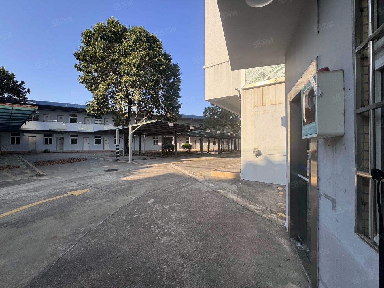 (出租) 光明独门独院办公楼宿舍2500平空地大可住人地铁口