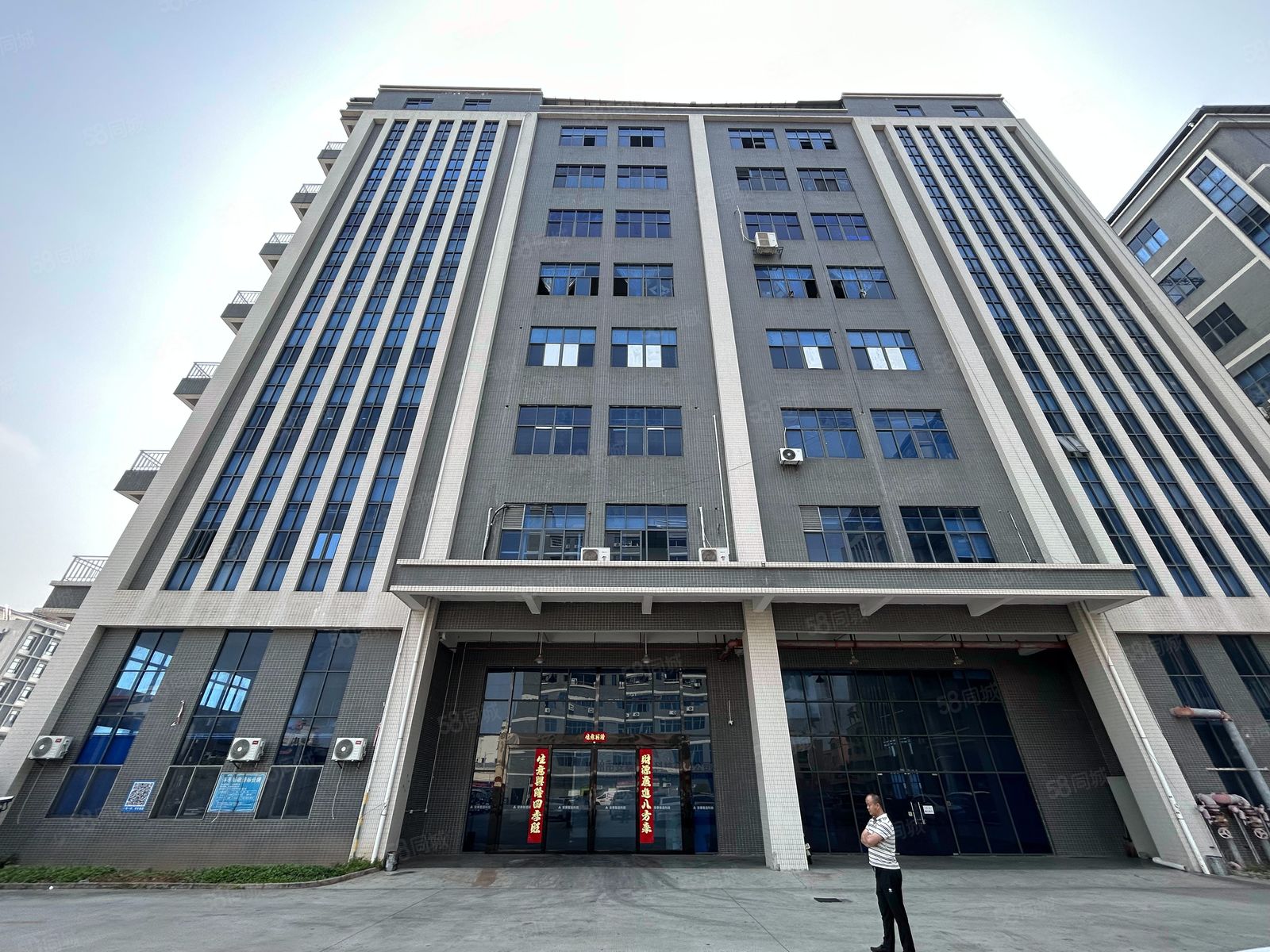 (出租) 10块石湾一楼带现成装修的厂房仓库出租,厂房出租,仓库出租