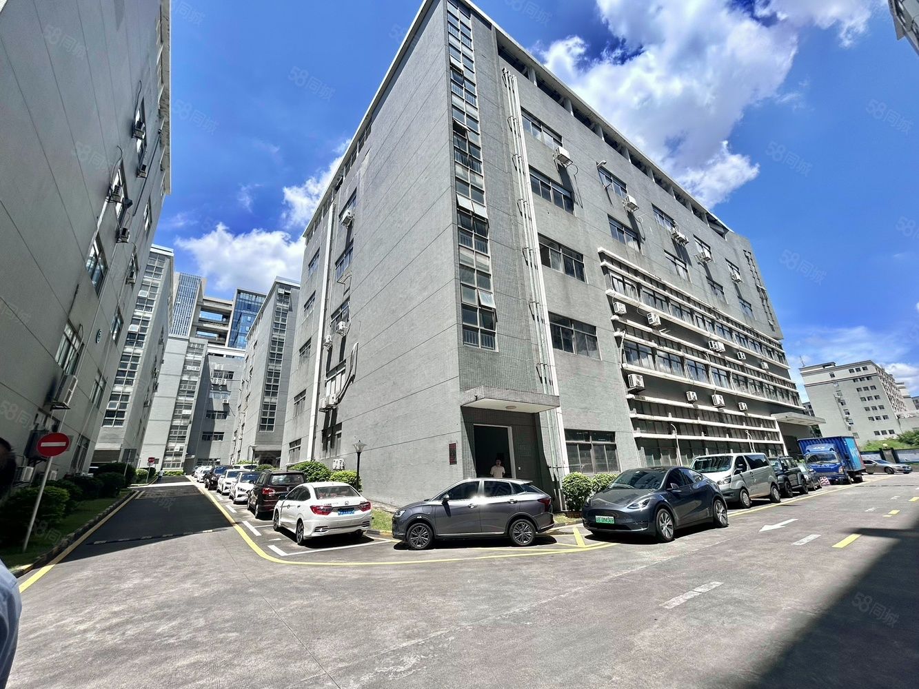 (出租) 龙华全新装修厂房仓库出租整层面积1000可整可分