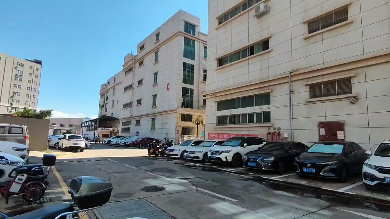 (出租) 龙华原房东精装修1000平方办公室厂房超大空地租金含税低价租