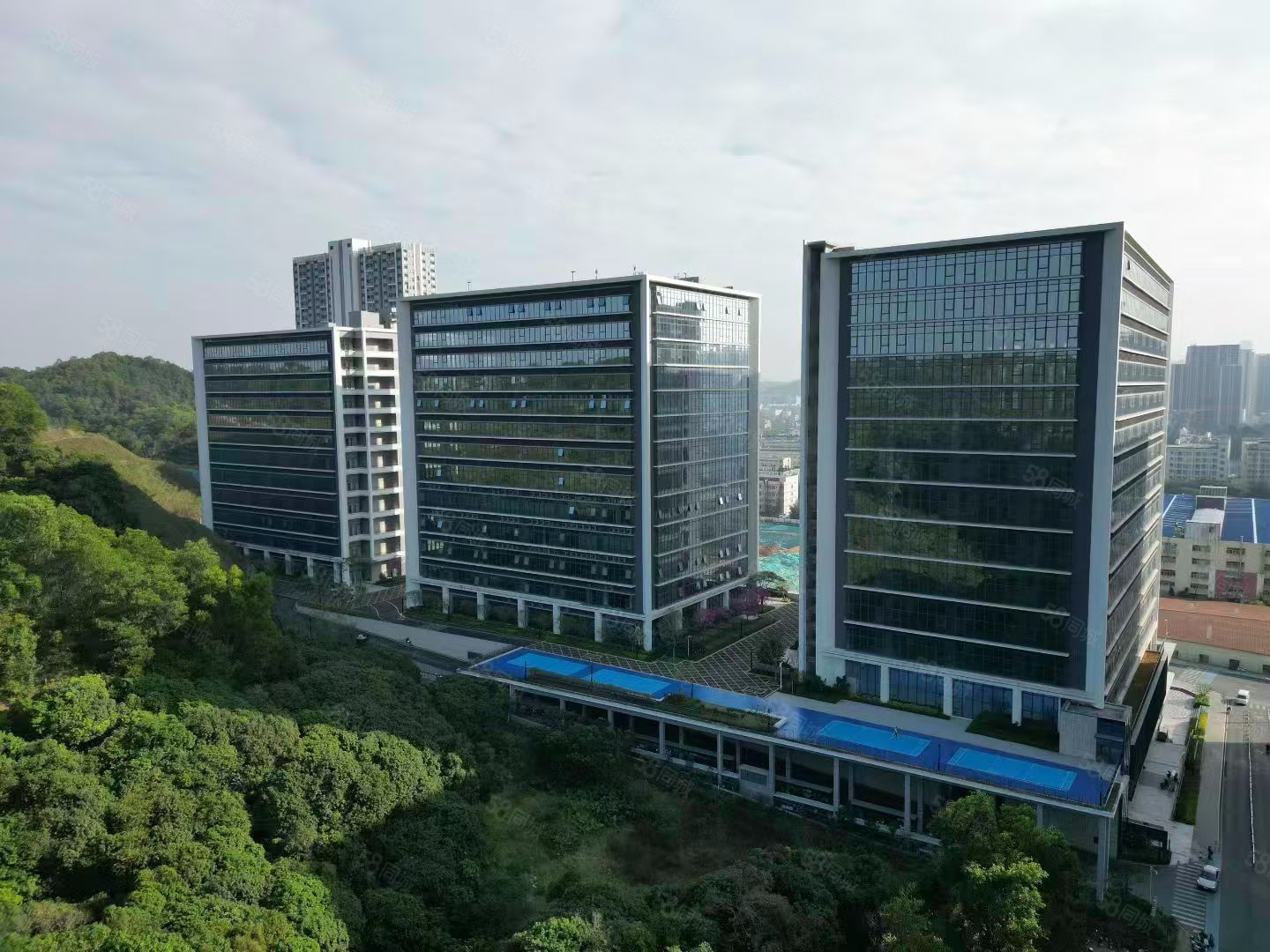 (出租) 龙华区高新区旁开发商直租22号线(在建)和轻轨线路(高新站)