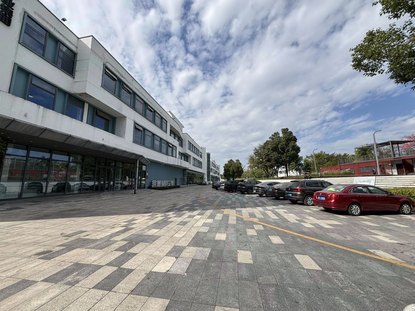(出租) 深圳市宝安区松岗洪桥头高新园区精装修厂房出租