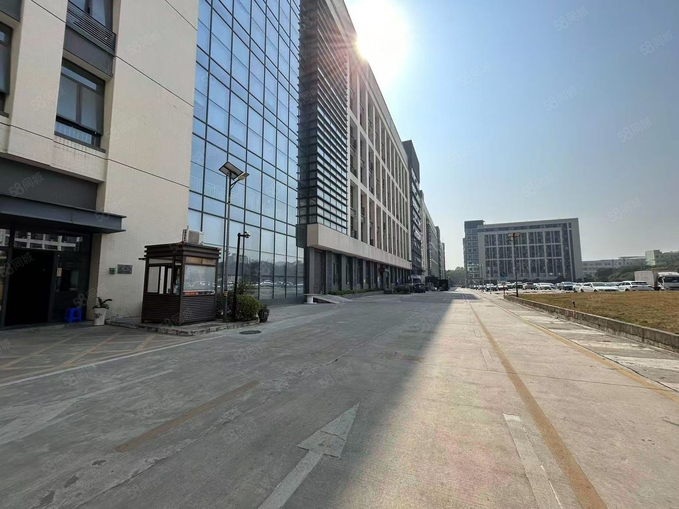 (出租) 深圳市宝安区松岗燕罗街道新建红本厂房楼上整层招租