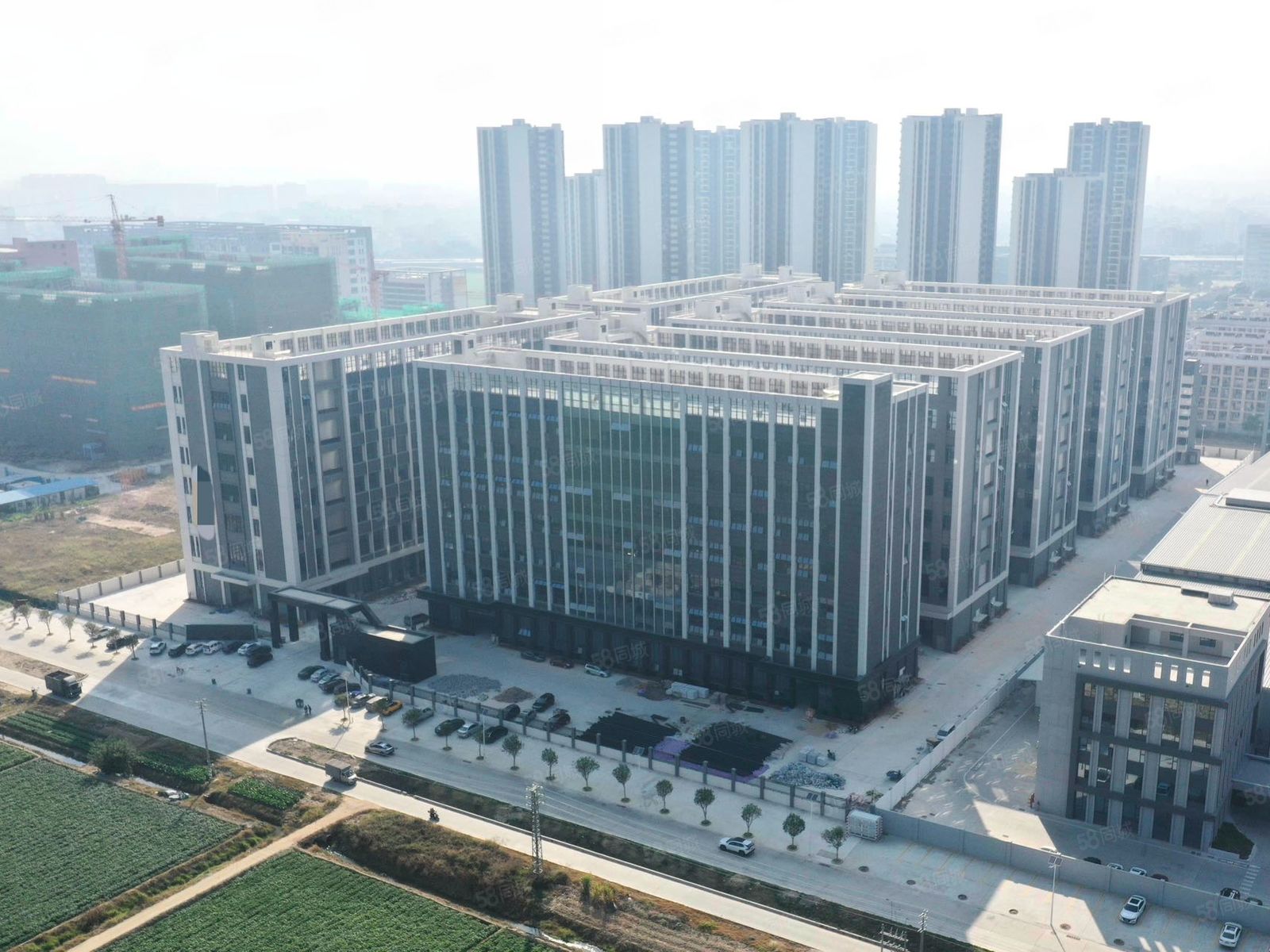 (出租) 博罗石湾园洲厂房出租标准全新花园式仓库空地，大厂附近笋盘