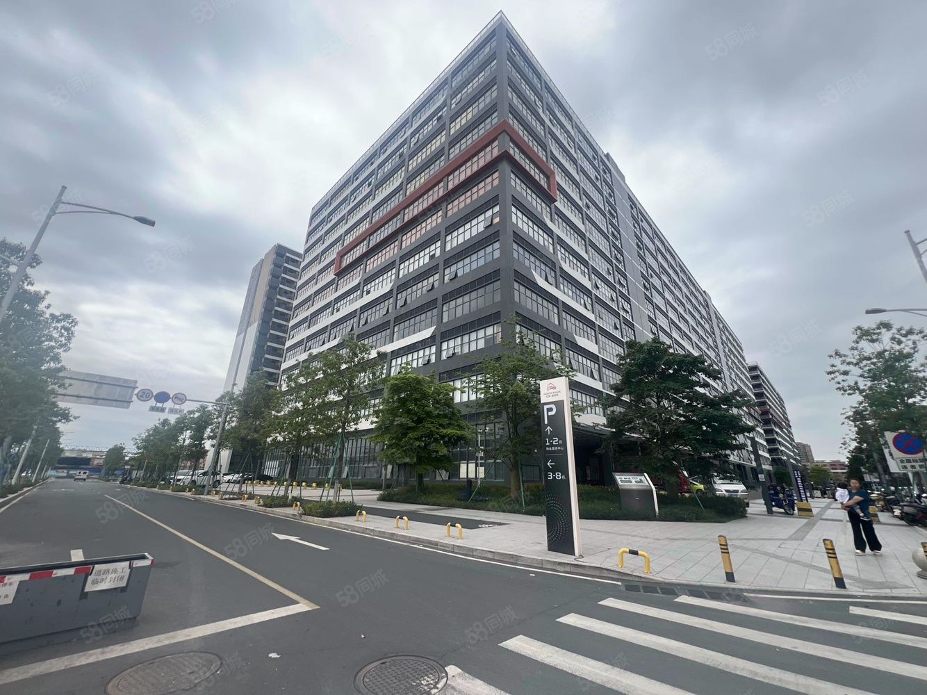 (出租) 塘厦石潭埔原房东楼上2000平,现成办公室