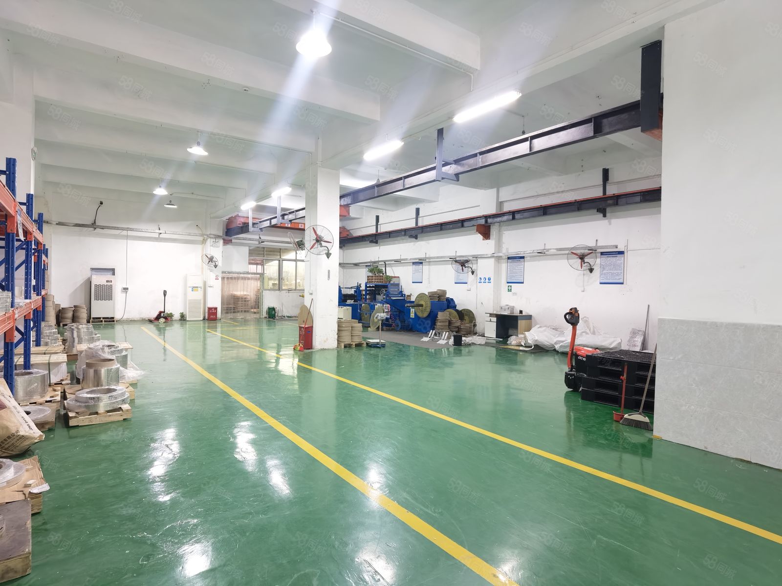 (出租) 塘厦厂房出租一楼500来靠近深圳标准，带精装修办公室，带行车